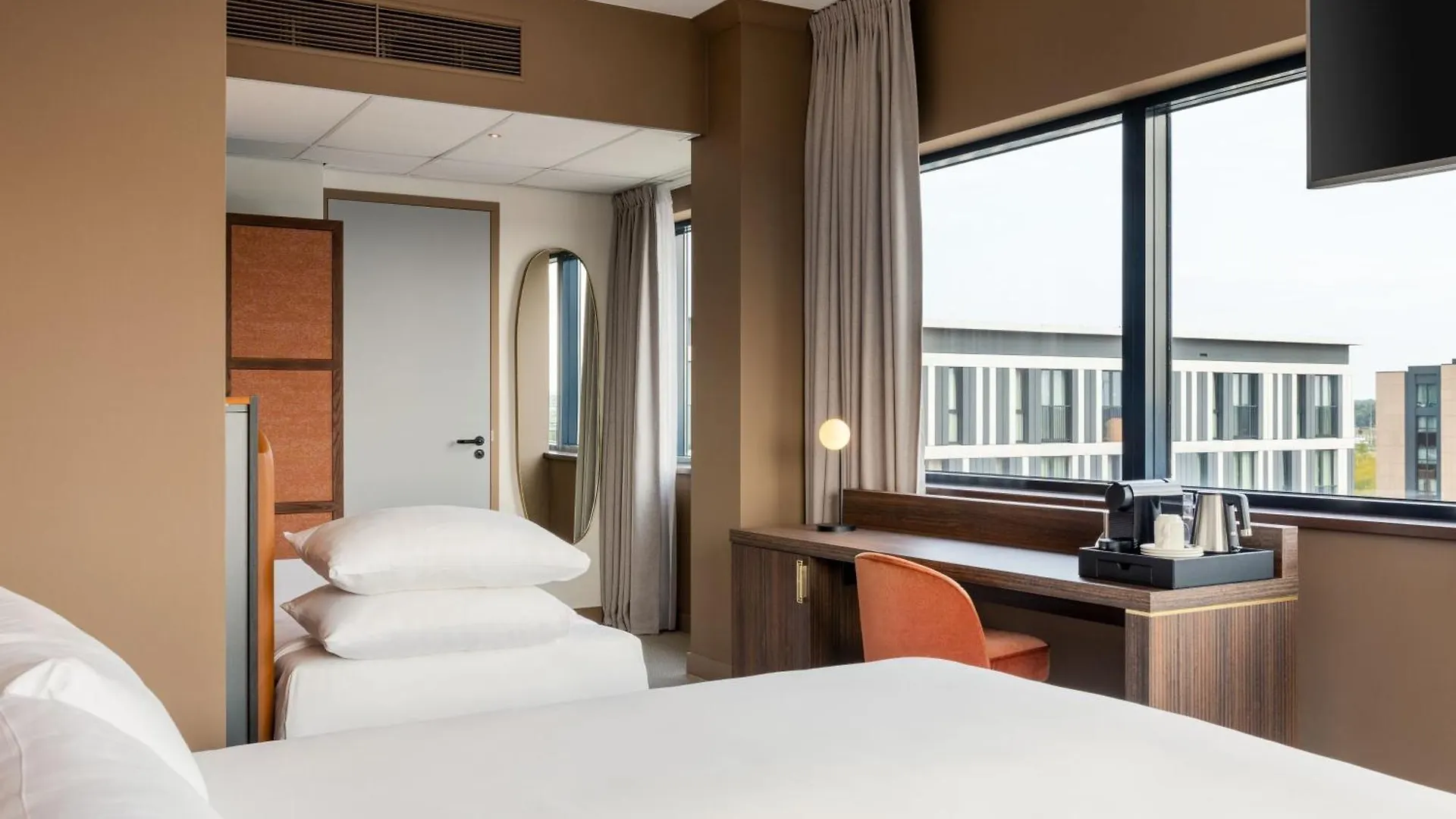 Corendon Amsterdam Schiphol Airport, A Tribute Portfolio Hotel باتهوفيدوربْ